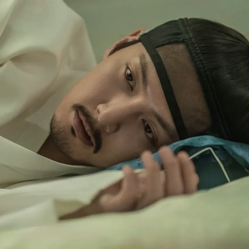 Behind-the-scenes cut of Ji Changwook