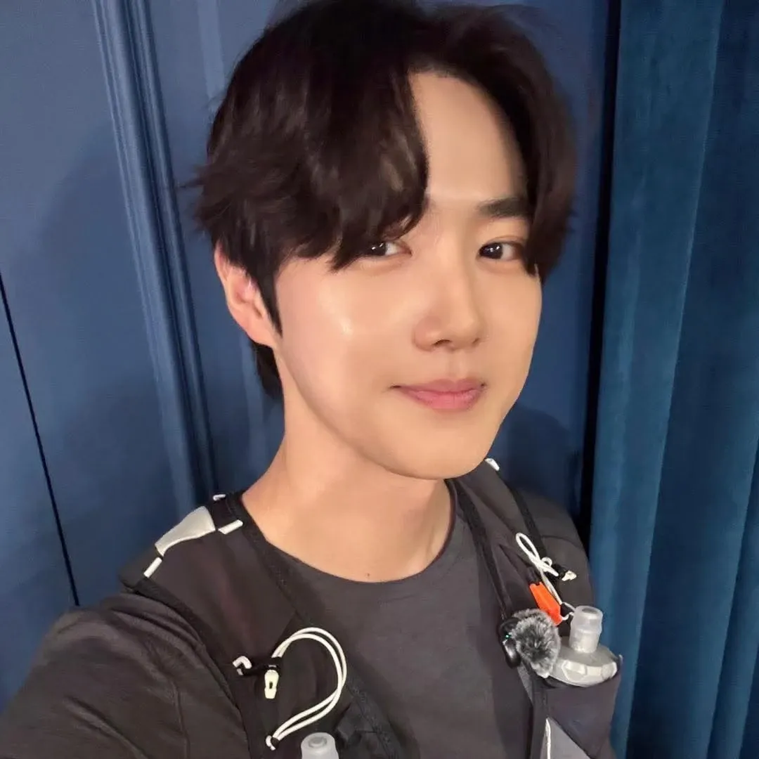 Behind-the-scenes cut of Suho