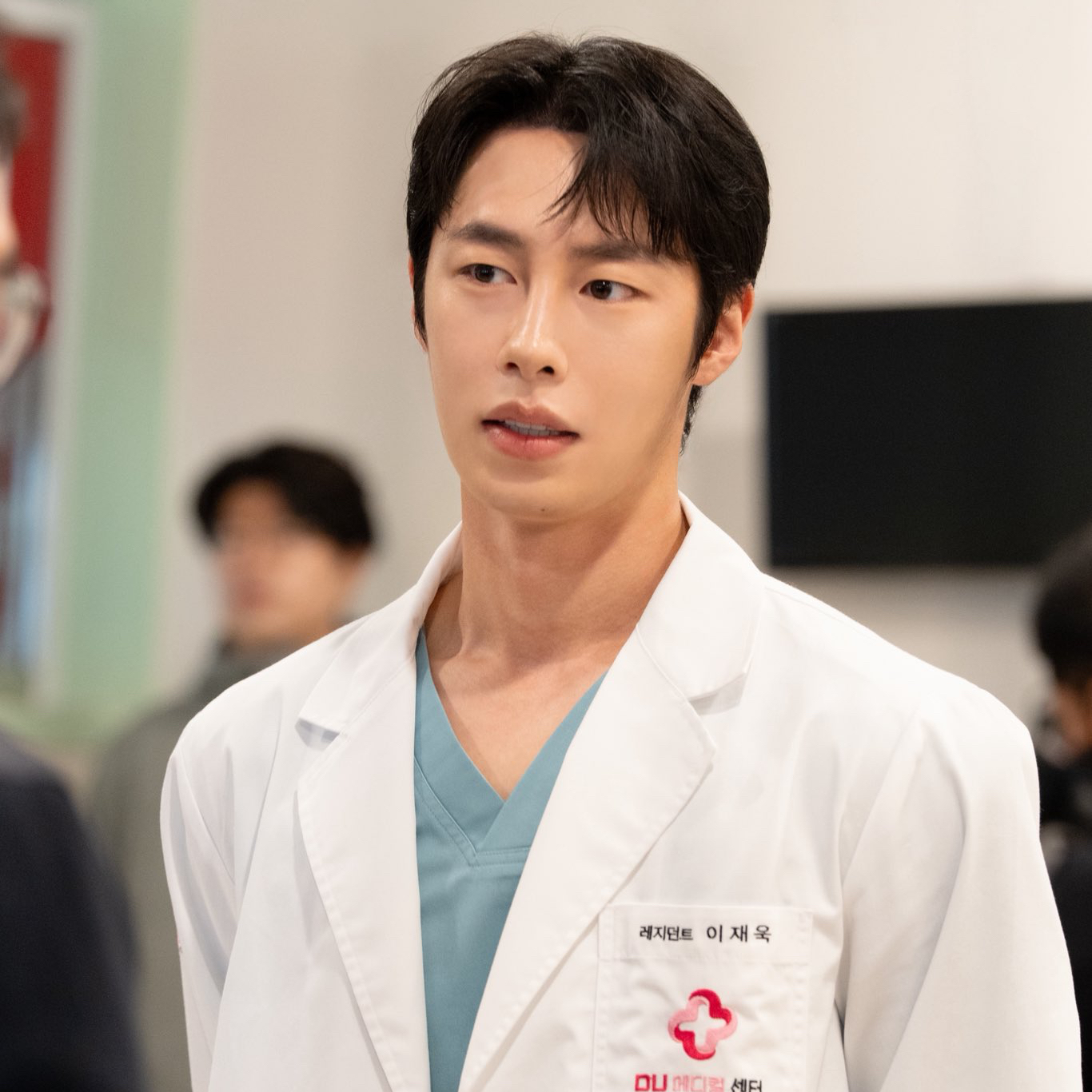 Behind-the-scenes cut of Lee Jaewook