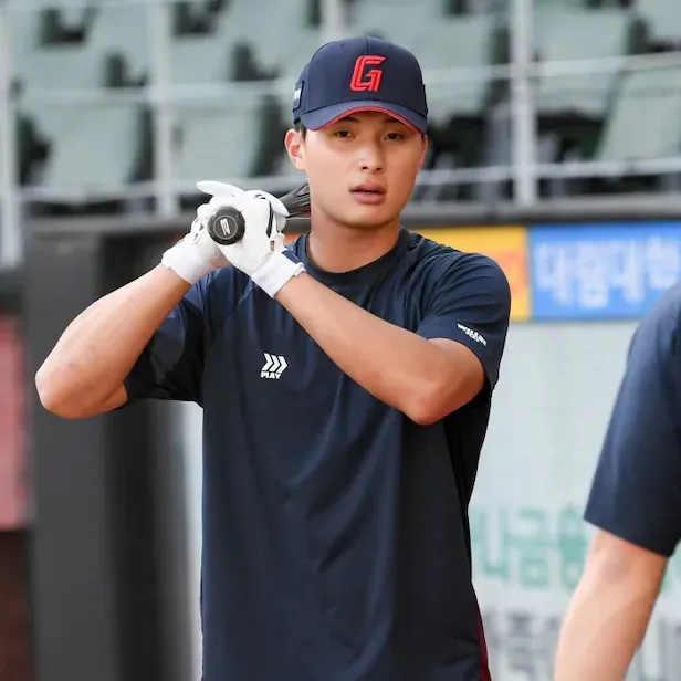 Latest photo of Yoon Donghee