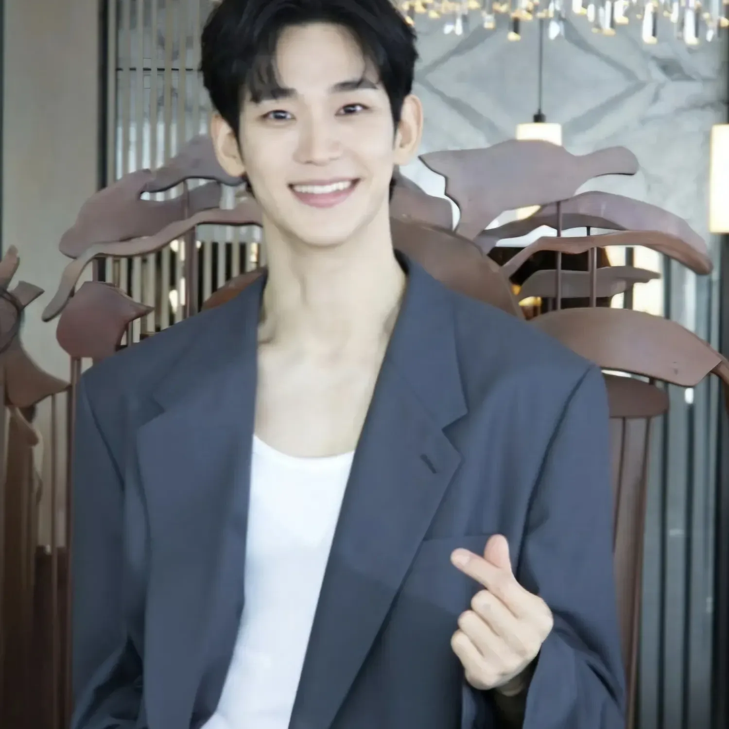 Behind-the-scenes cut of Kim Soohyun