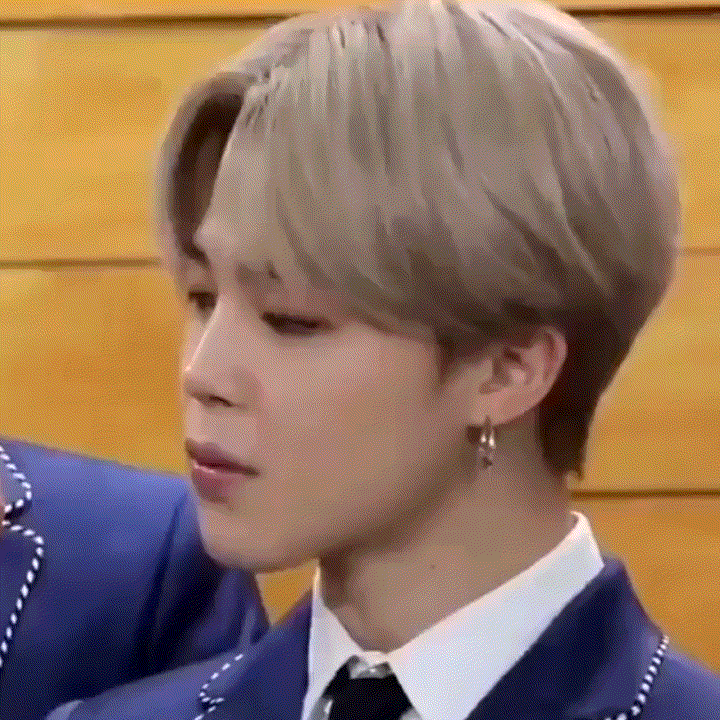 Behind-the-scenes cut of Ha Jimin