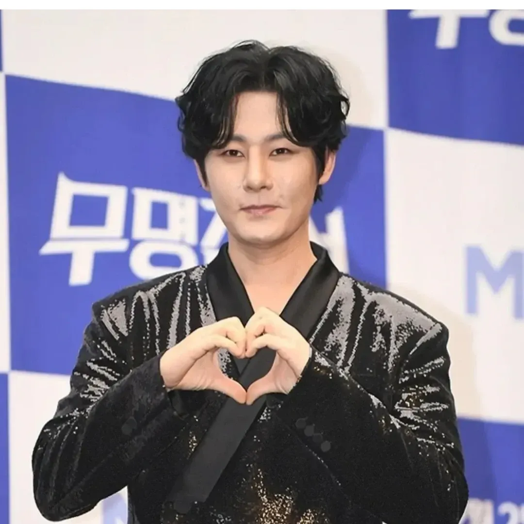 Behind-the-scenes cut of Kang Moonkyung