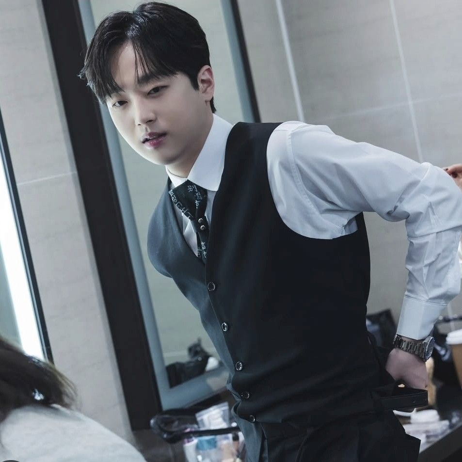 Latest photo of Lee Chanwon