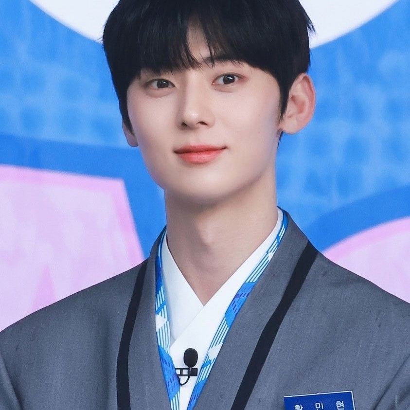 Behind-the-scenes cut of Hwang Minhyun