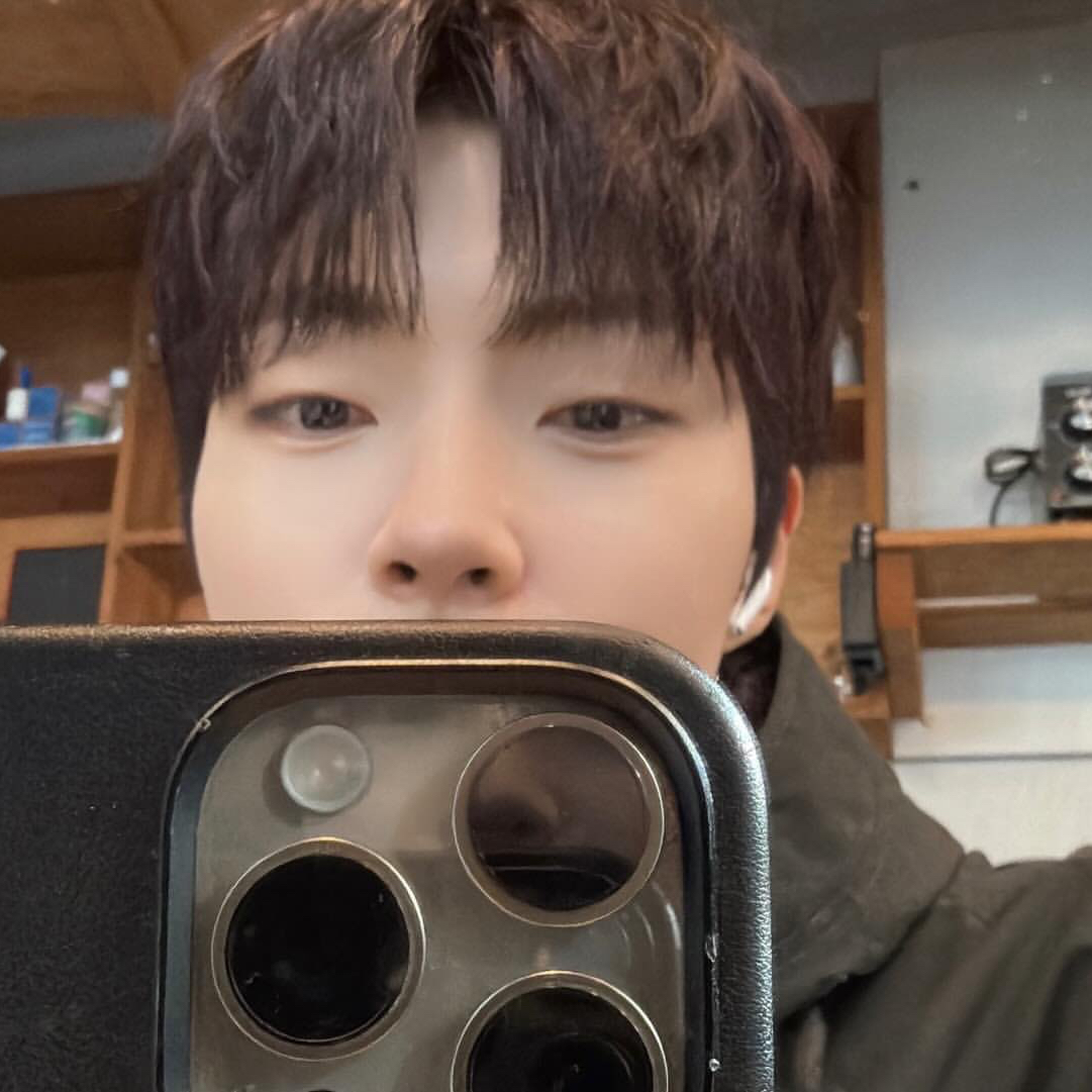 황인엽의 비하인드 컷