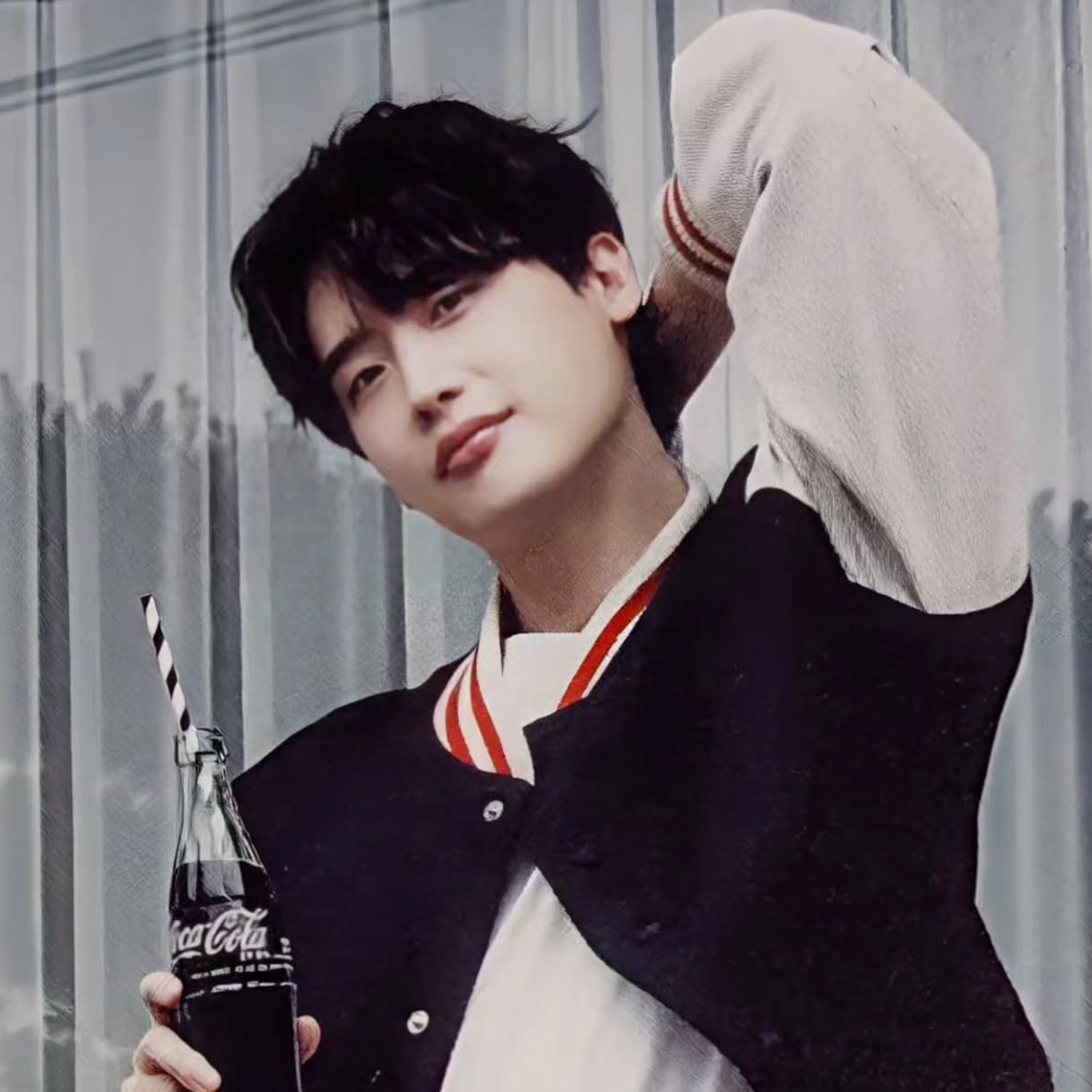 Behind-the-scenes cut of Lee Jongsuk