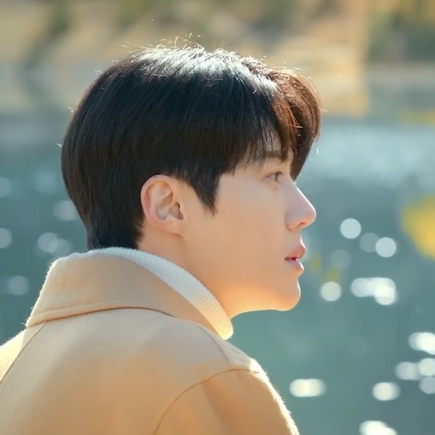 Behind-the-scenes cut of Kim Seonho