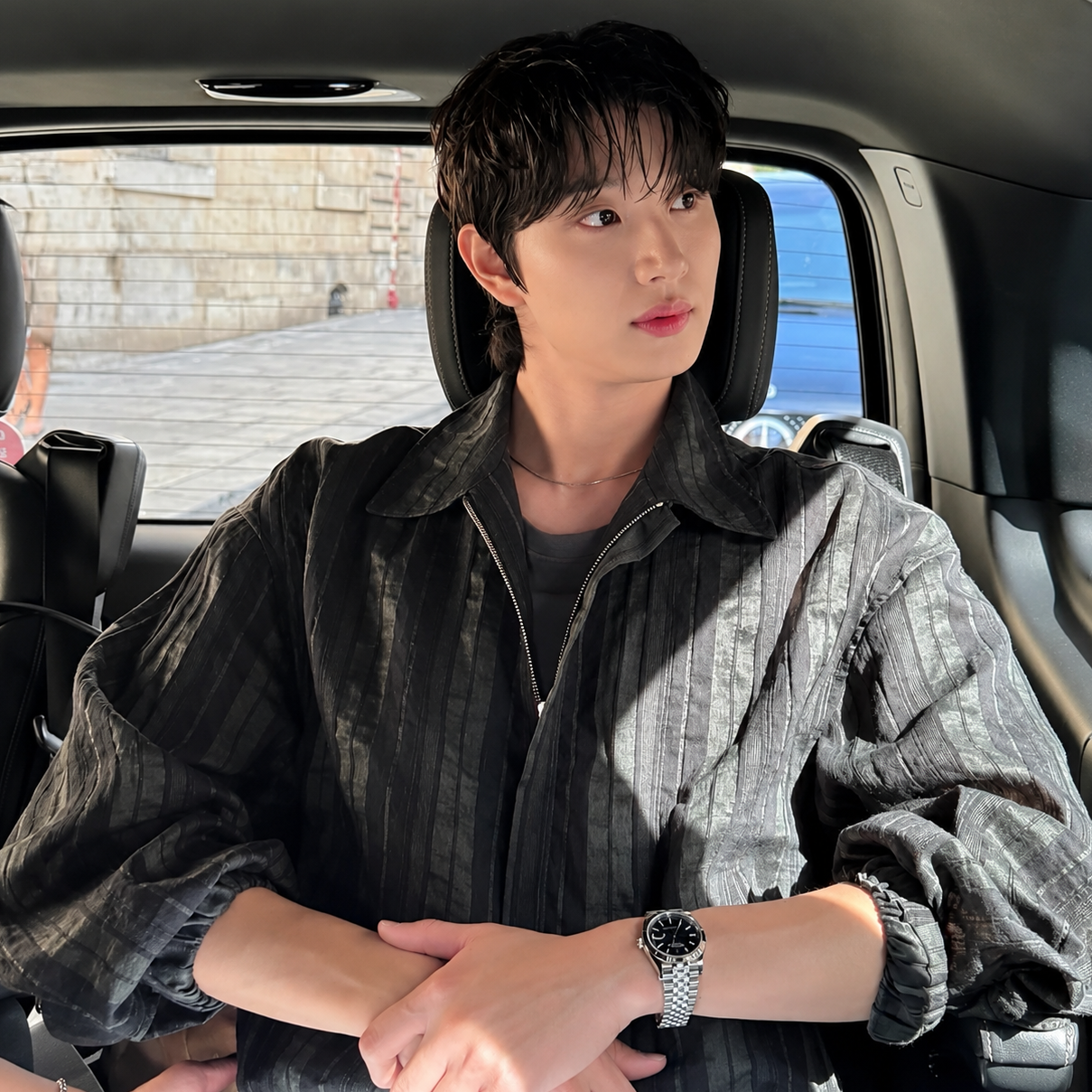 Behind-the-scenes cut of Kim Jaewon