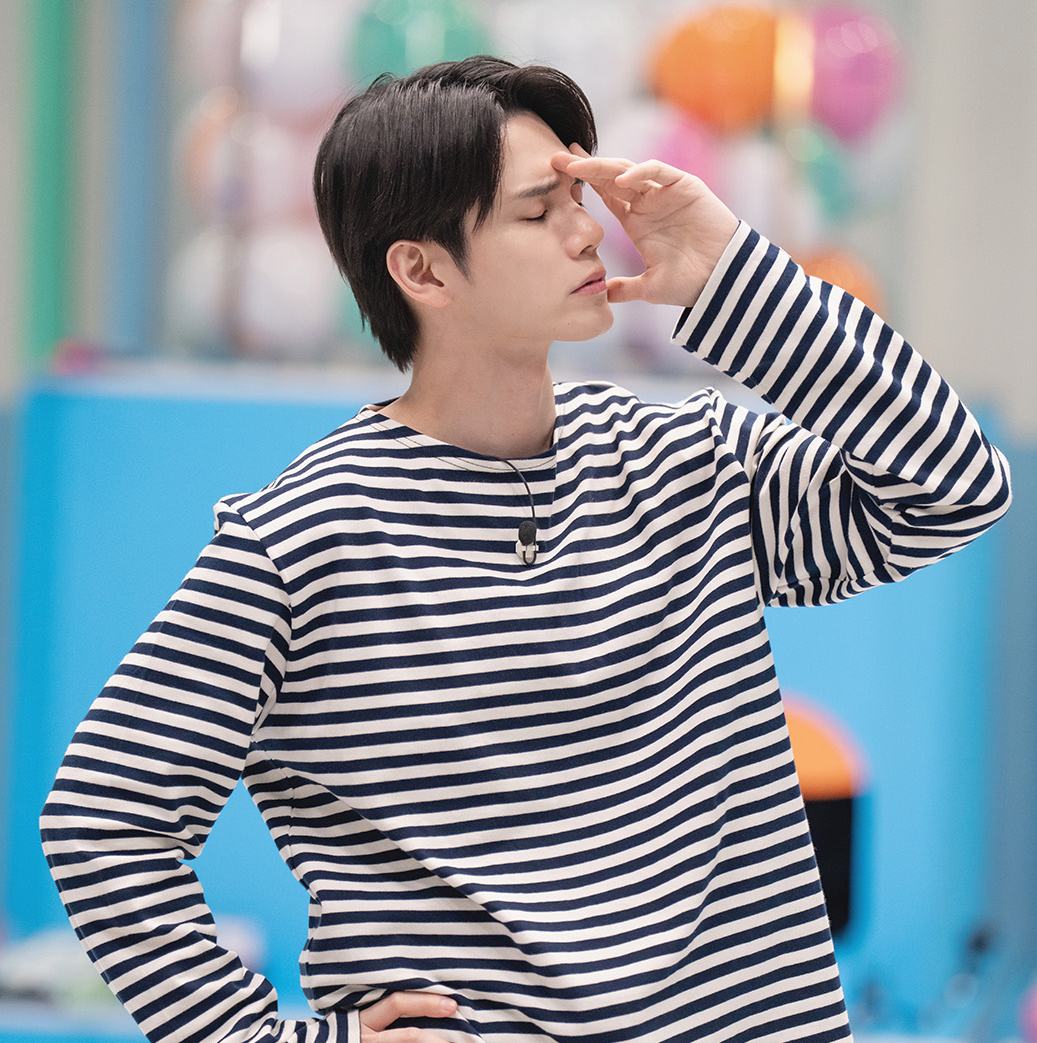 粉丝拍下的邕圣祐瞬间