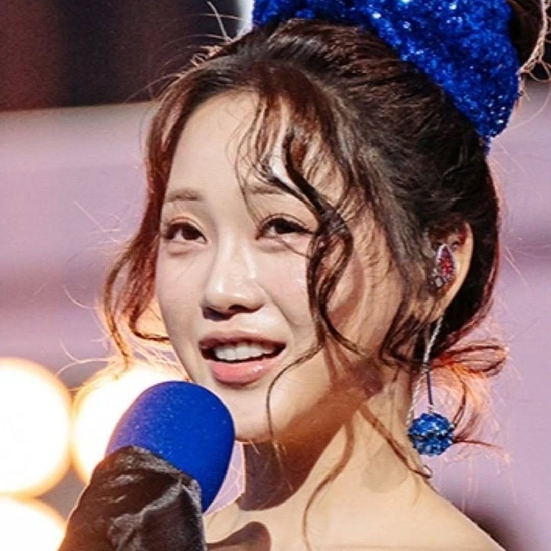 Recent activity shot of Hong Jiyoon