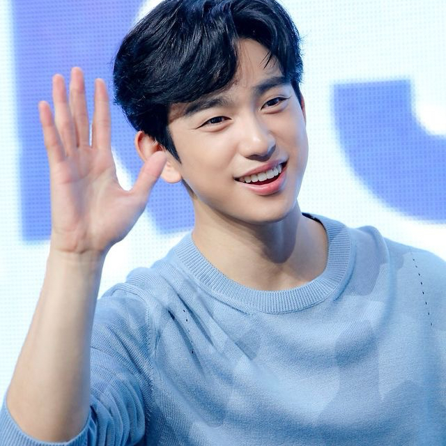 Foto terbaru dari Park Jinyoung