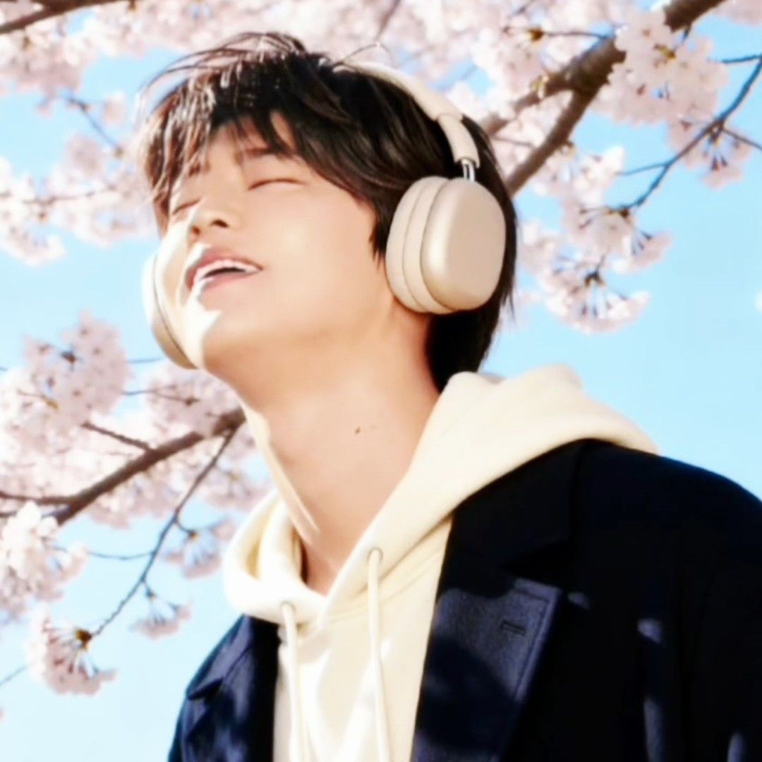 A moment captured by a fan of Park Jihyeon