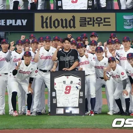 Behind-the-scenes cut of Hwang Seongbin