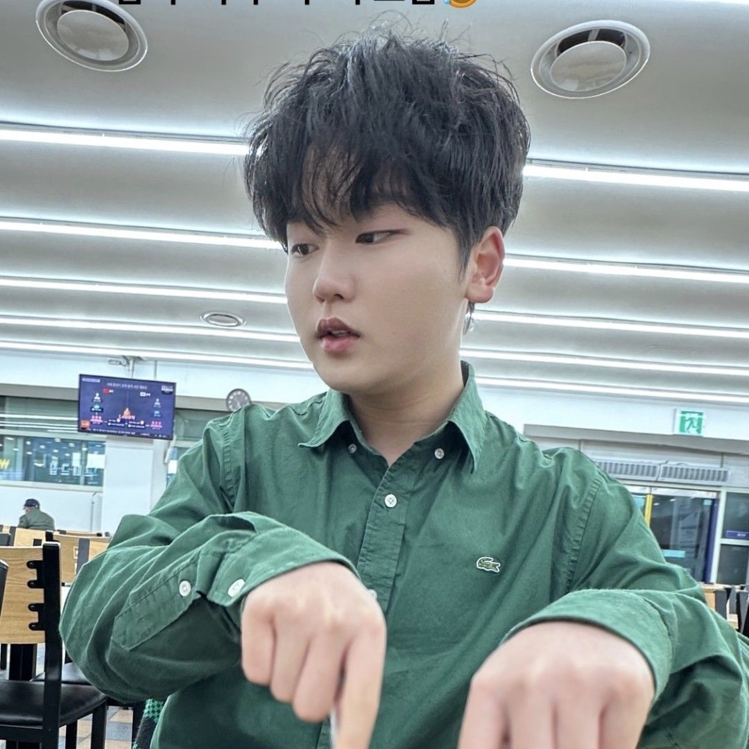 Behind-the-scenes cut of Park Sungon