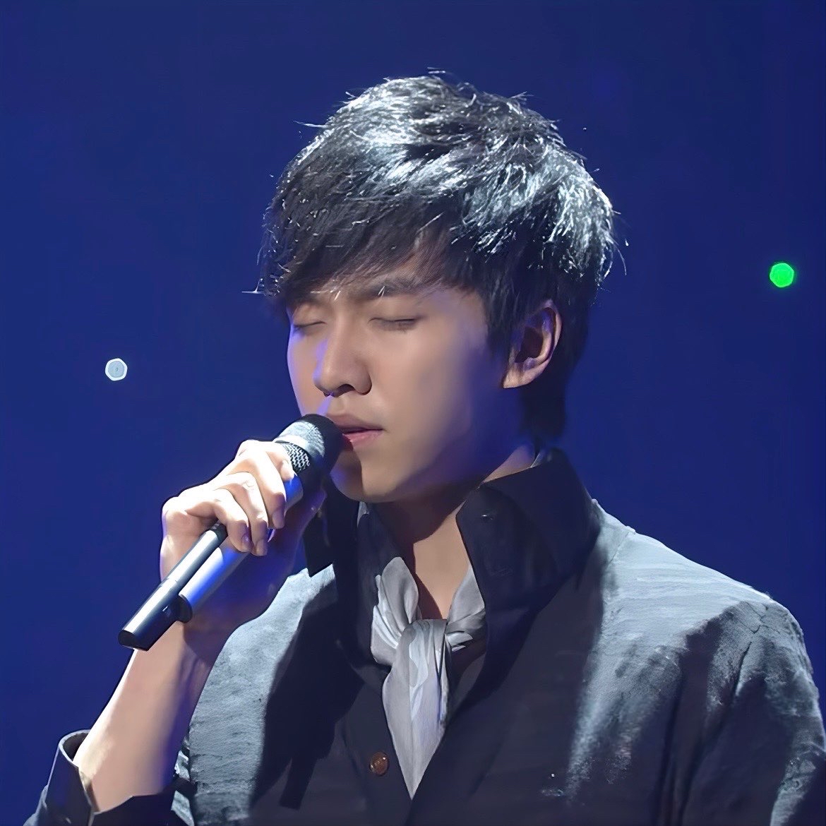 Foto terbaru dari Lee Seunggi