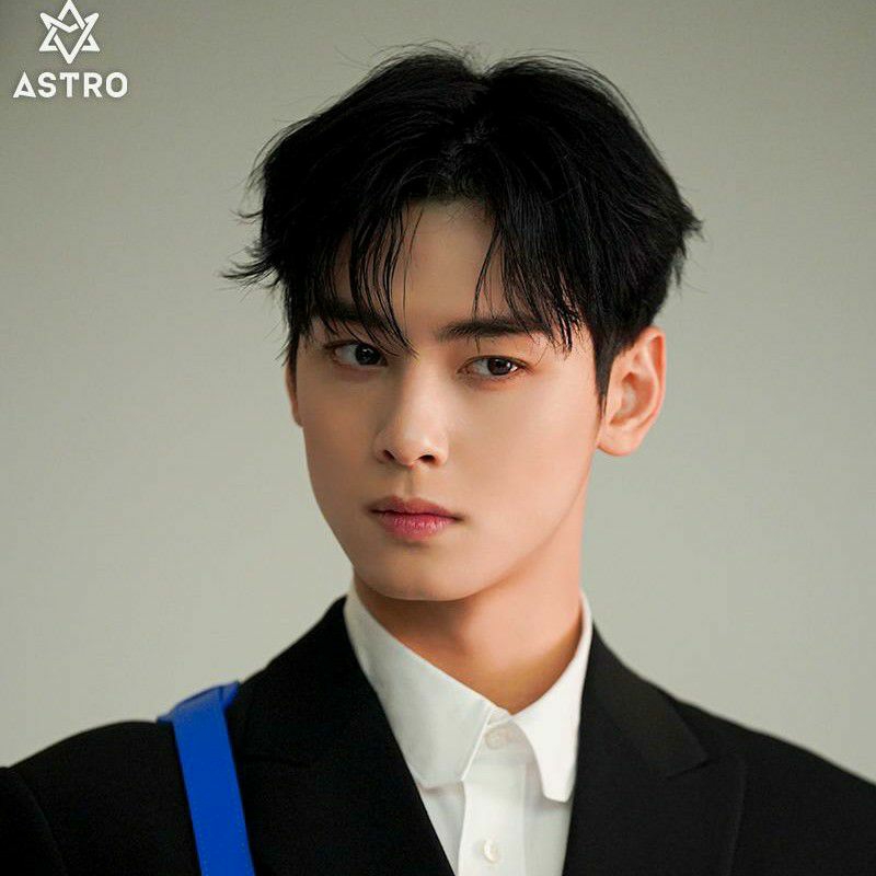 Recent activity shot of Cha Eunwoo