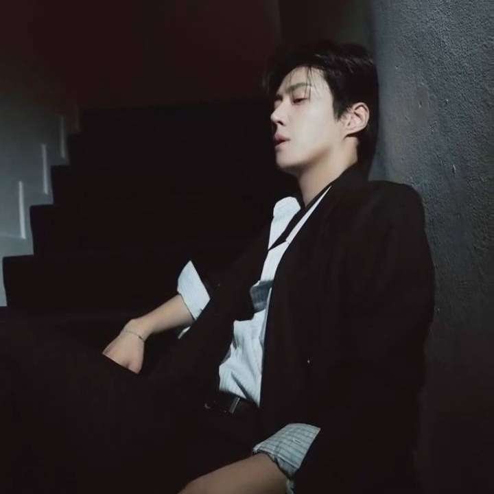 Foto terbaru dari Kim Seonho