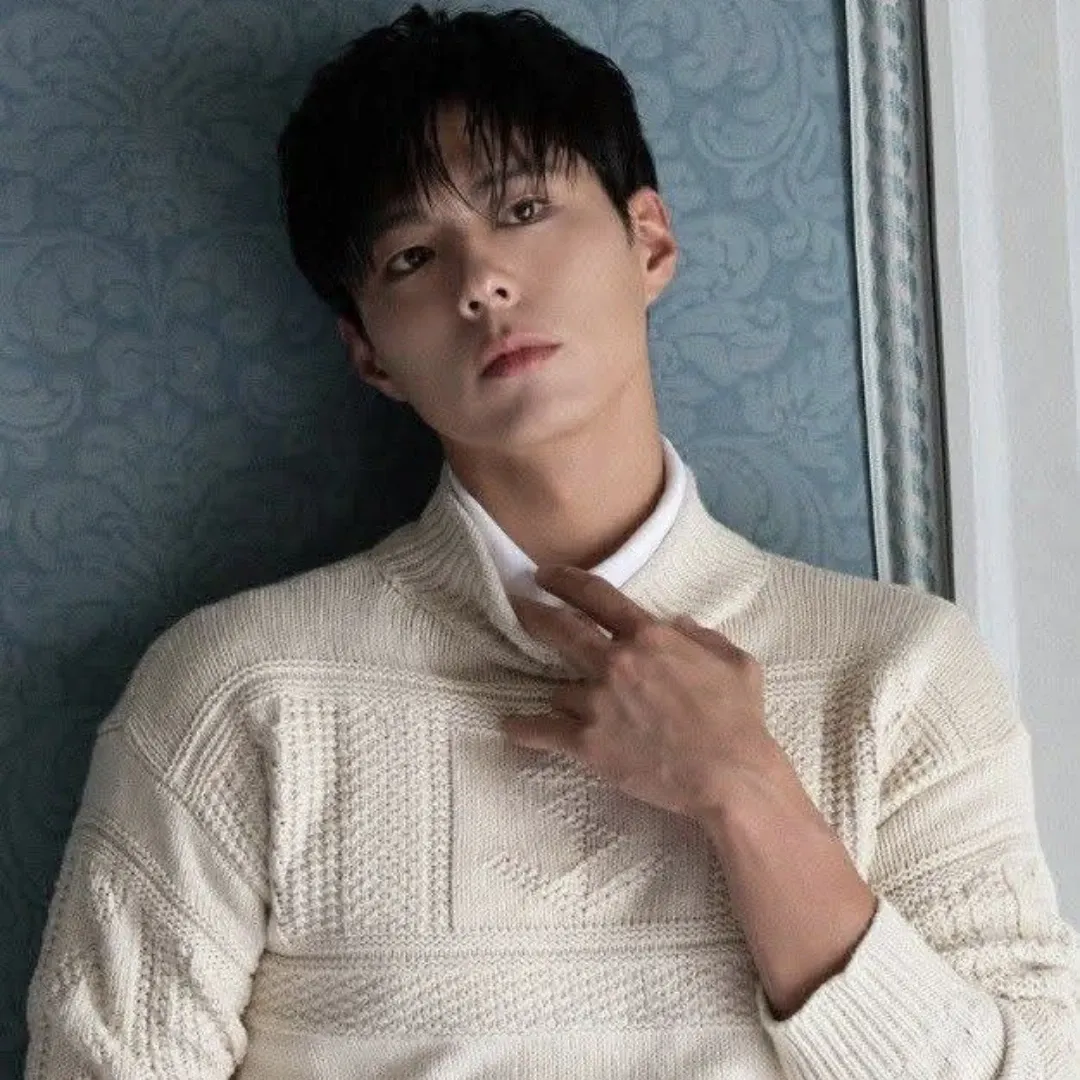 Recent activity shot of Park Bogum