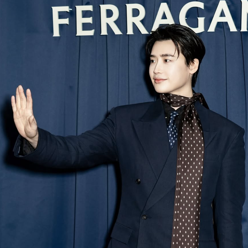 Latest photo of Lee Jongsuk