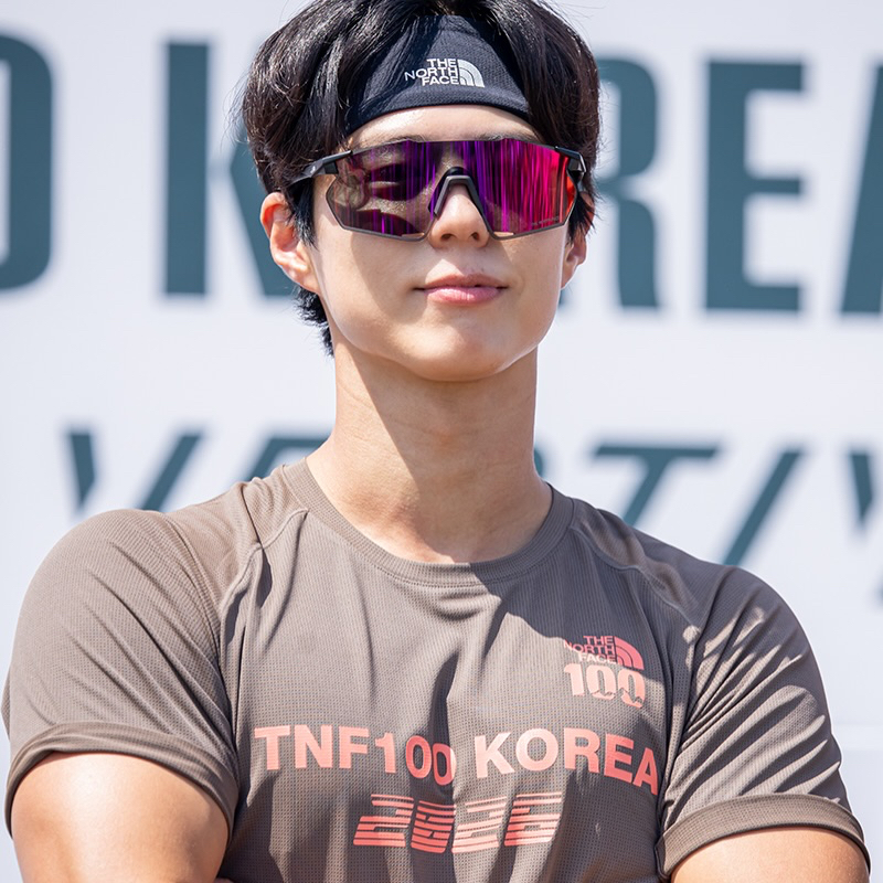 Recent activity shot of Park Bogum