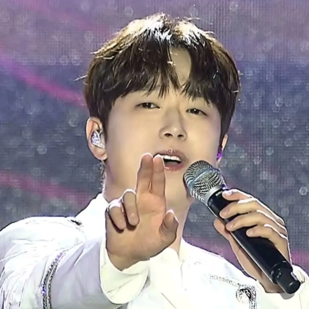 Momen yang diabadikan oleh penggemar Lee Chanwon