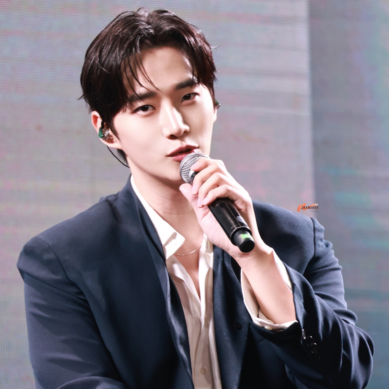 イ・ジュノのビハインドカット