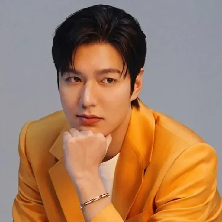 Recent activity shot of Lee Minho