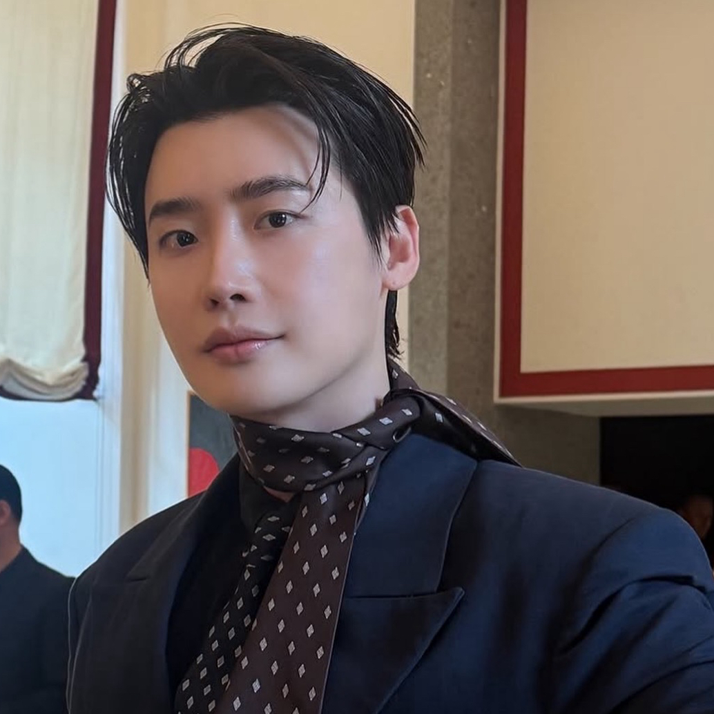 Latest photo of Lee Jongsuk