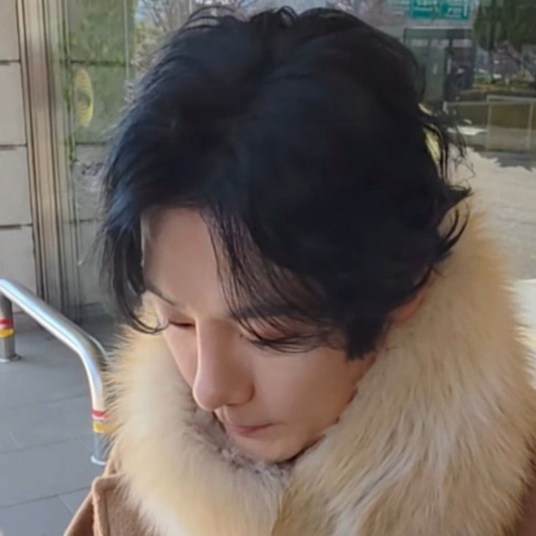 Behind-the-scenes cut of Kang Moonkyung