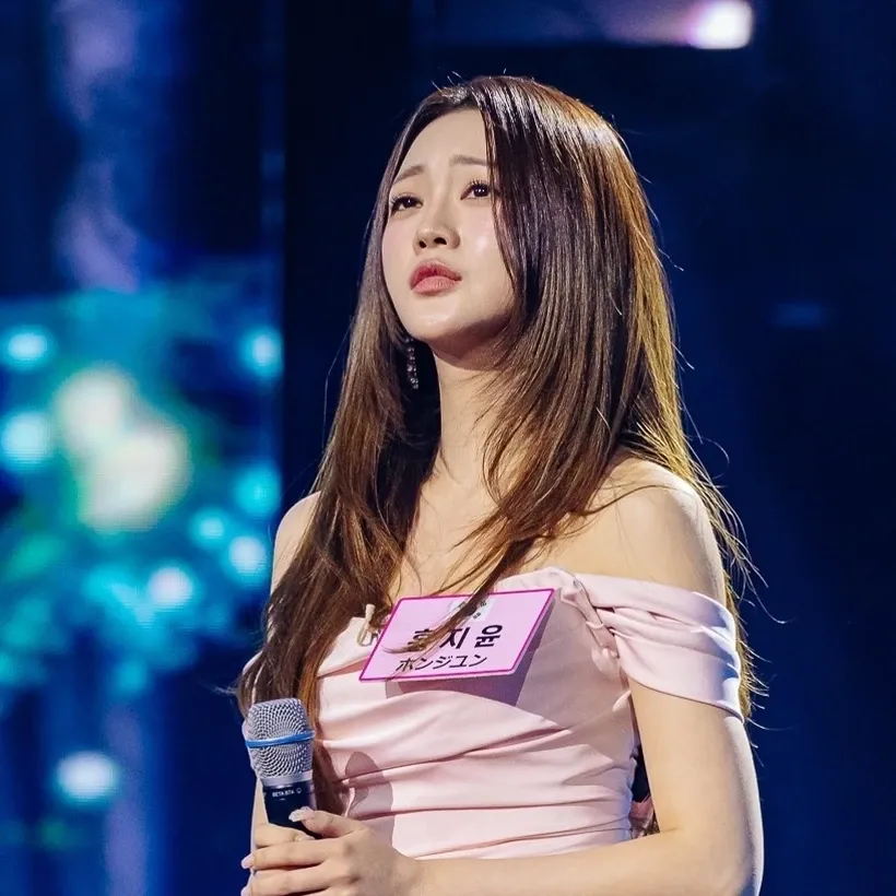 粉丝拍下的洪智允瞬间