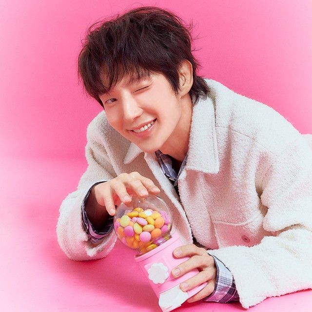 A moment captured by a fan of Lee Joongi