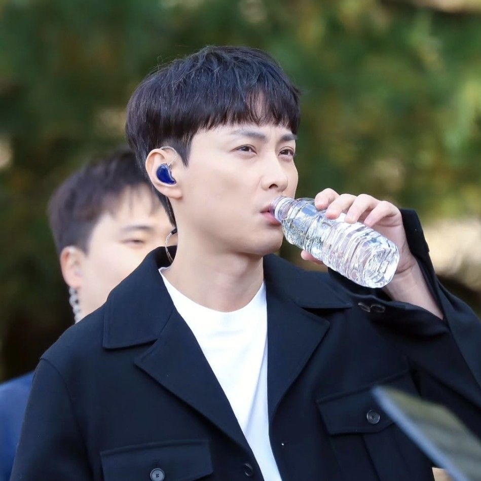 A moment captured by a fan of Min Kyunghoon