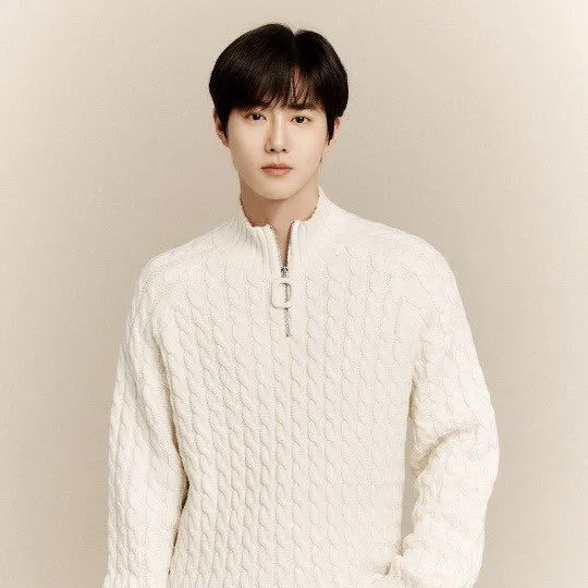 Behind-the-scenes cut of Suho