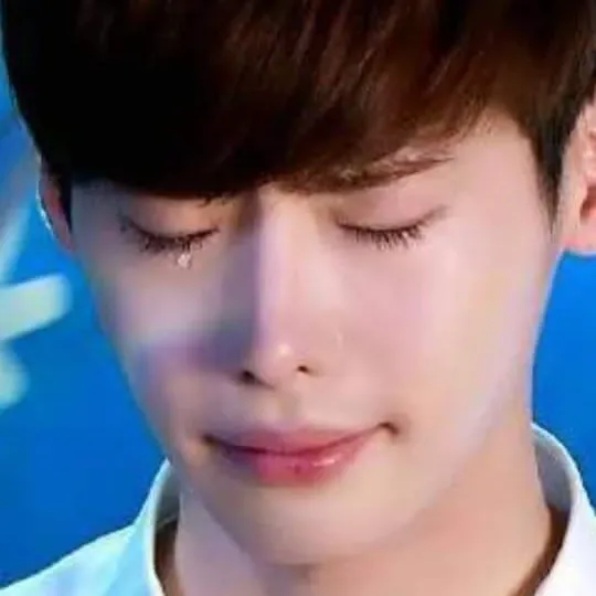 A moment captured by a fan of Lee Jongsuk