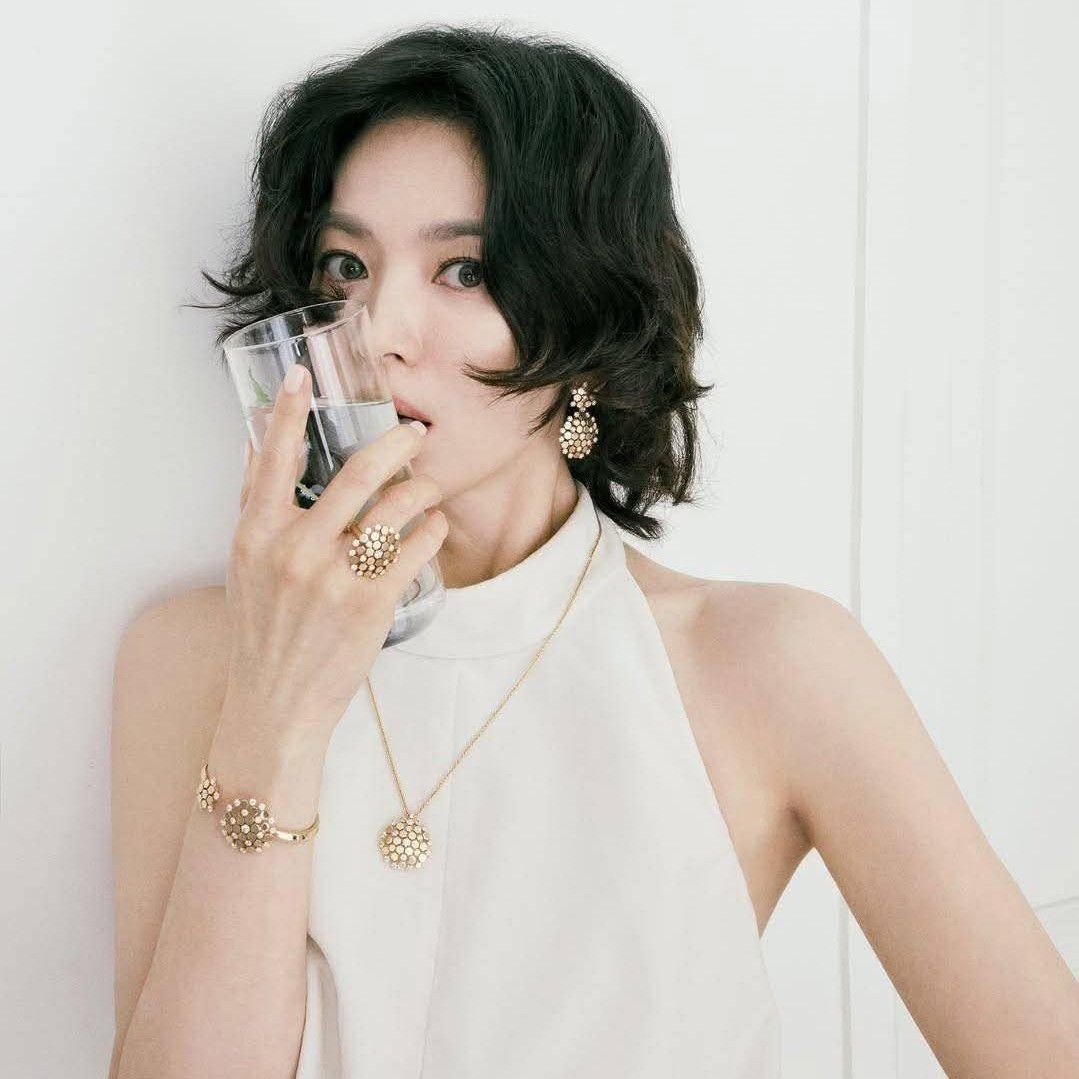 A moment captured by a fan of Song Hyekyo