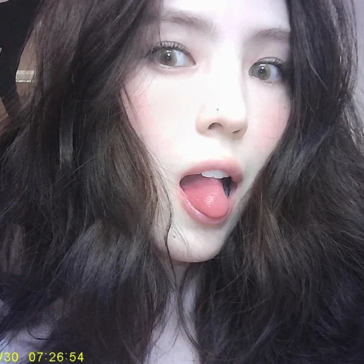 A moment captured by a fan of Han Sohee