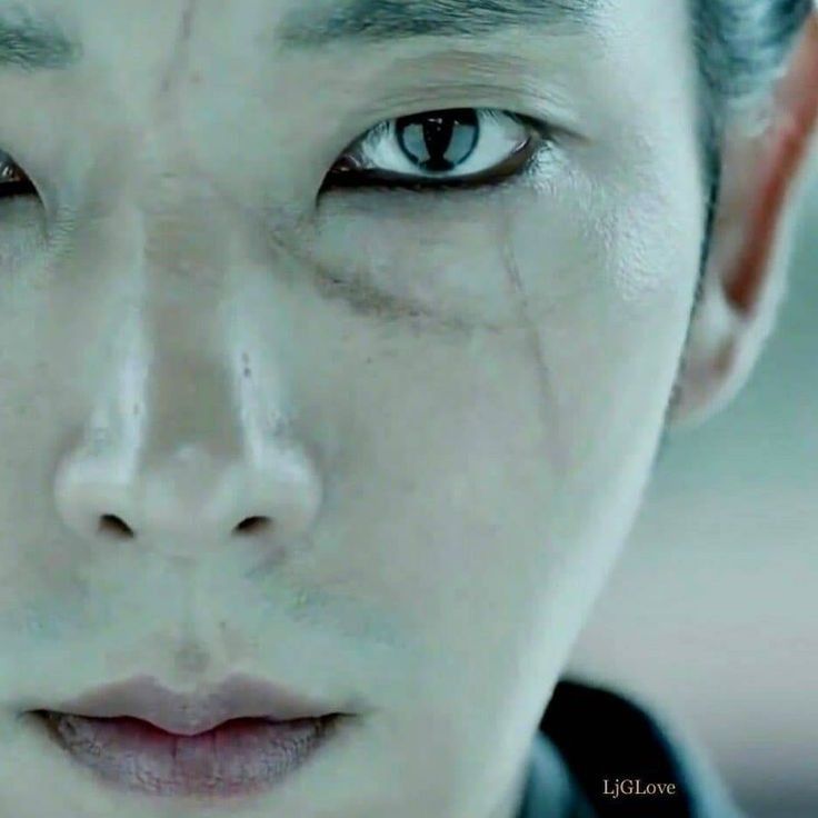 Behind-the-scenes cut of Lee Joongi