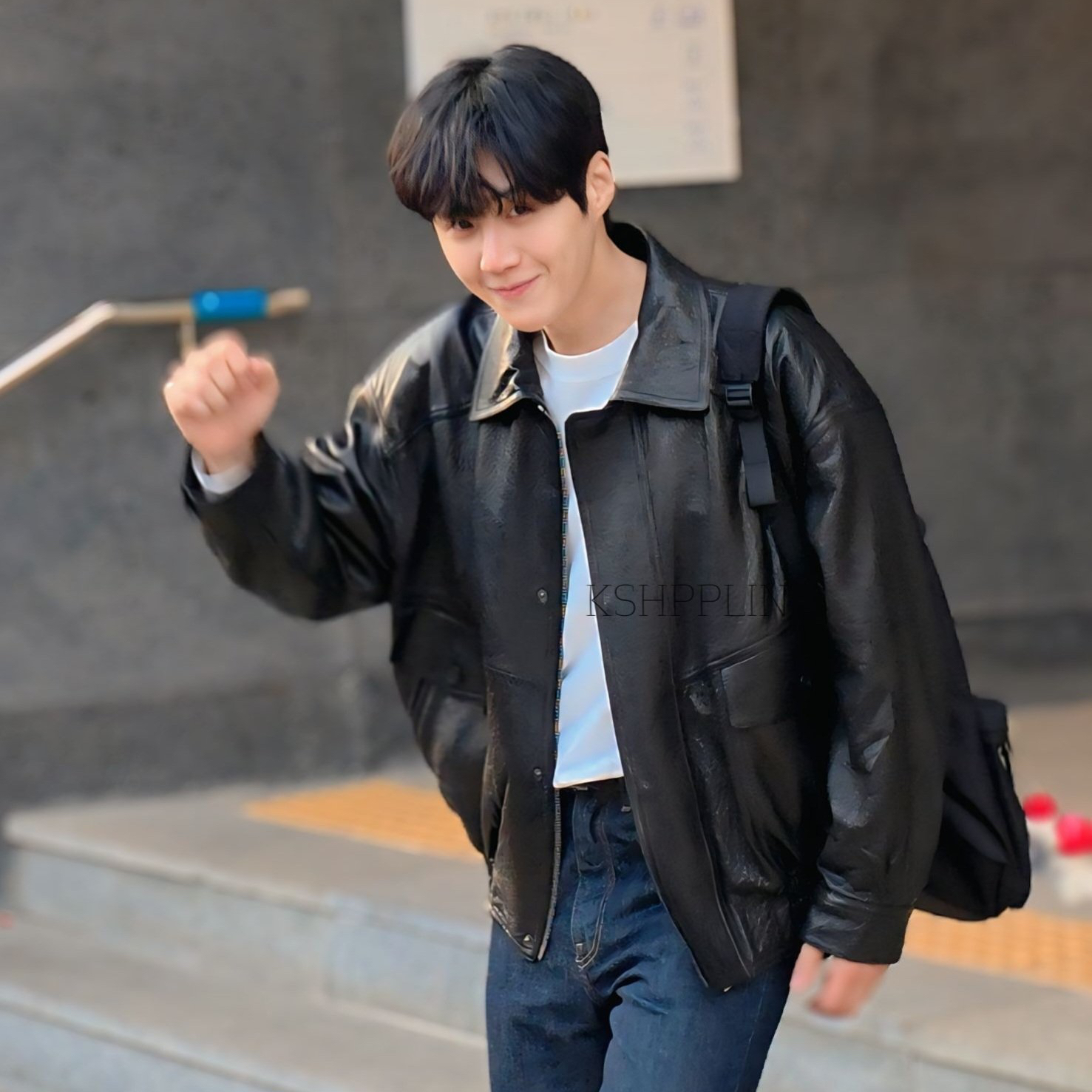 Behind-the-scenes cut of Kim Seonho