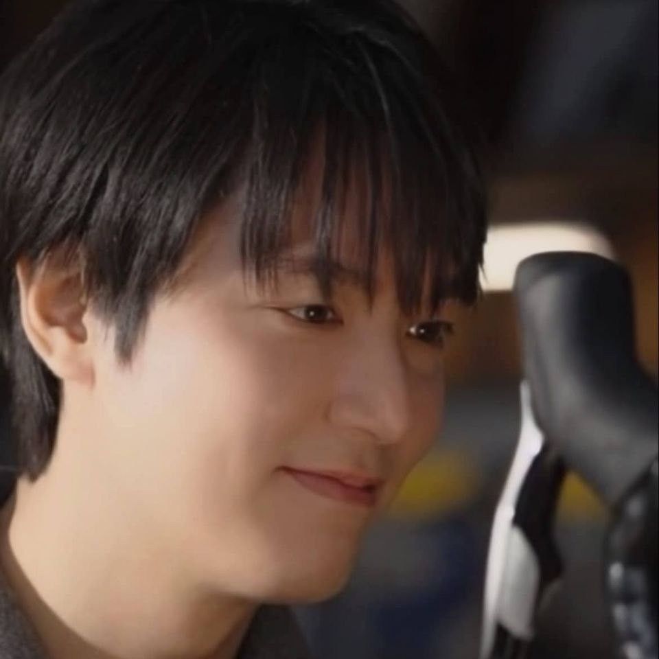 イ・ミンホの最近の活動ショット