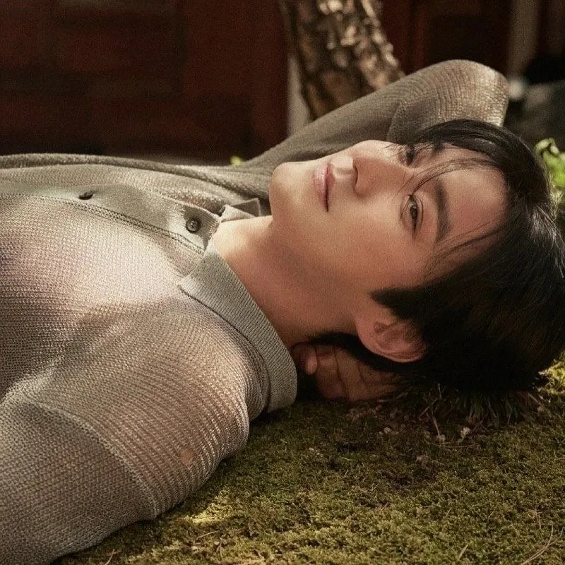 Recent activity shot of Choi Siwon