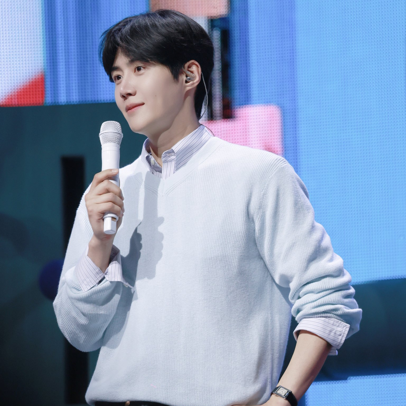 Behind-the-scenes cut of Kim Seonho