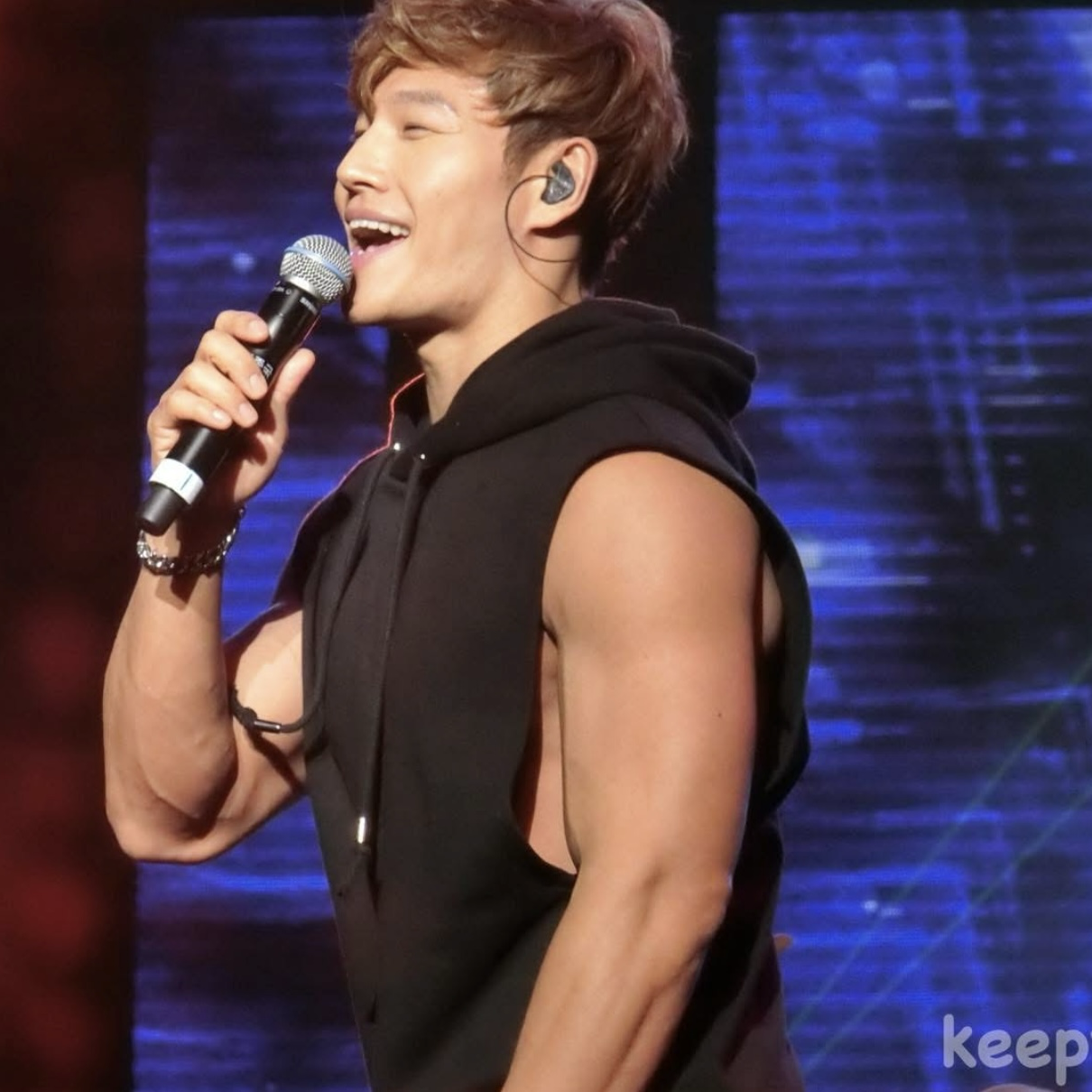 Latest photo of Kim Jongkook