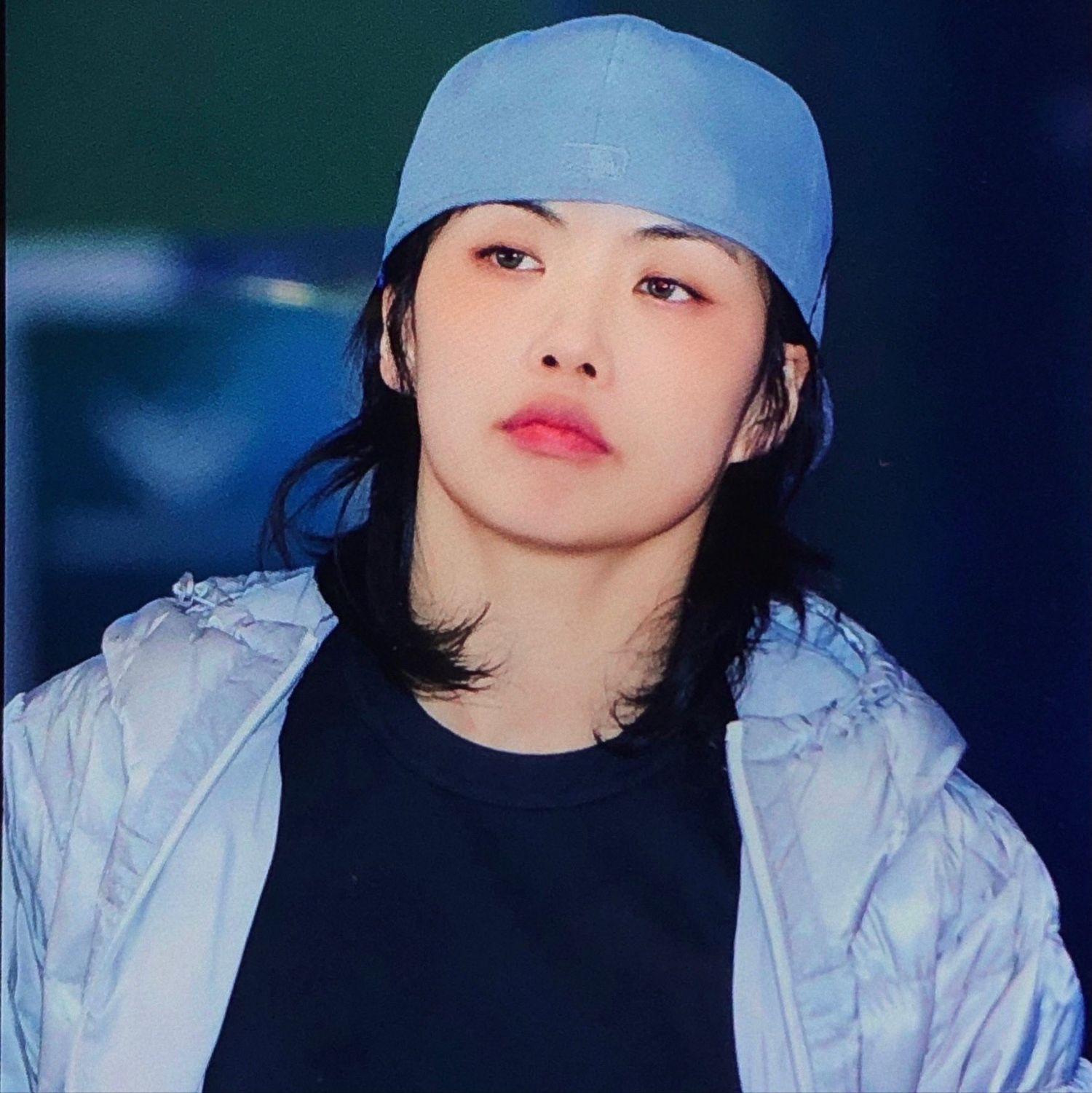 Behind-the-scenes cut of Aiki