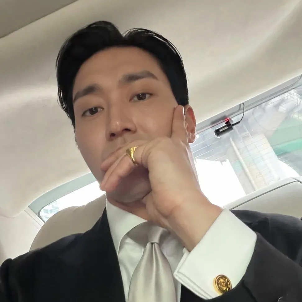 Behind-the-scenes cut of Choi Siwon