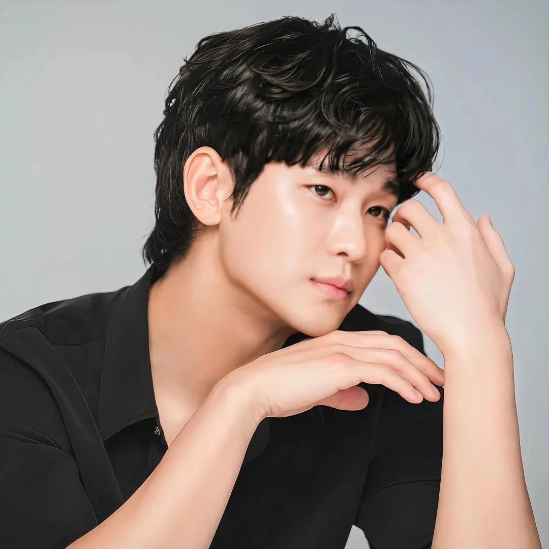Behind-the-scenes cut of Kim Soohyun