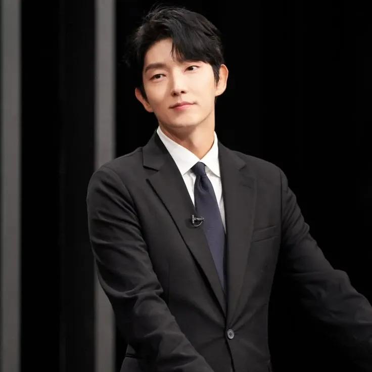 Behind-the-scenes cut of Lee Joongi