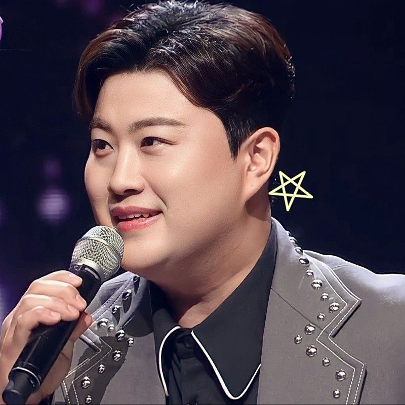 Foto terbaru dari Kim Hojoong