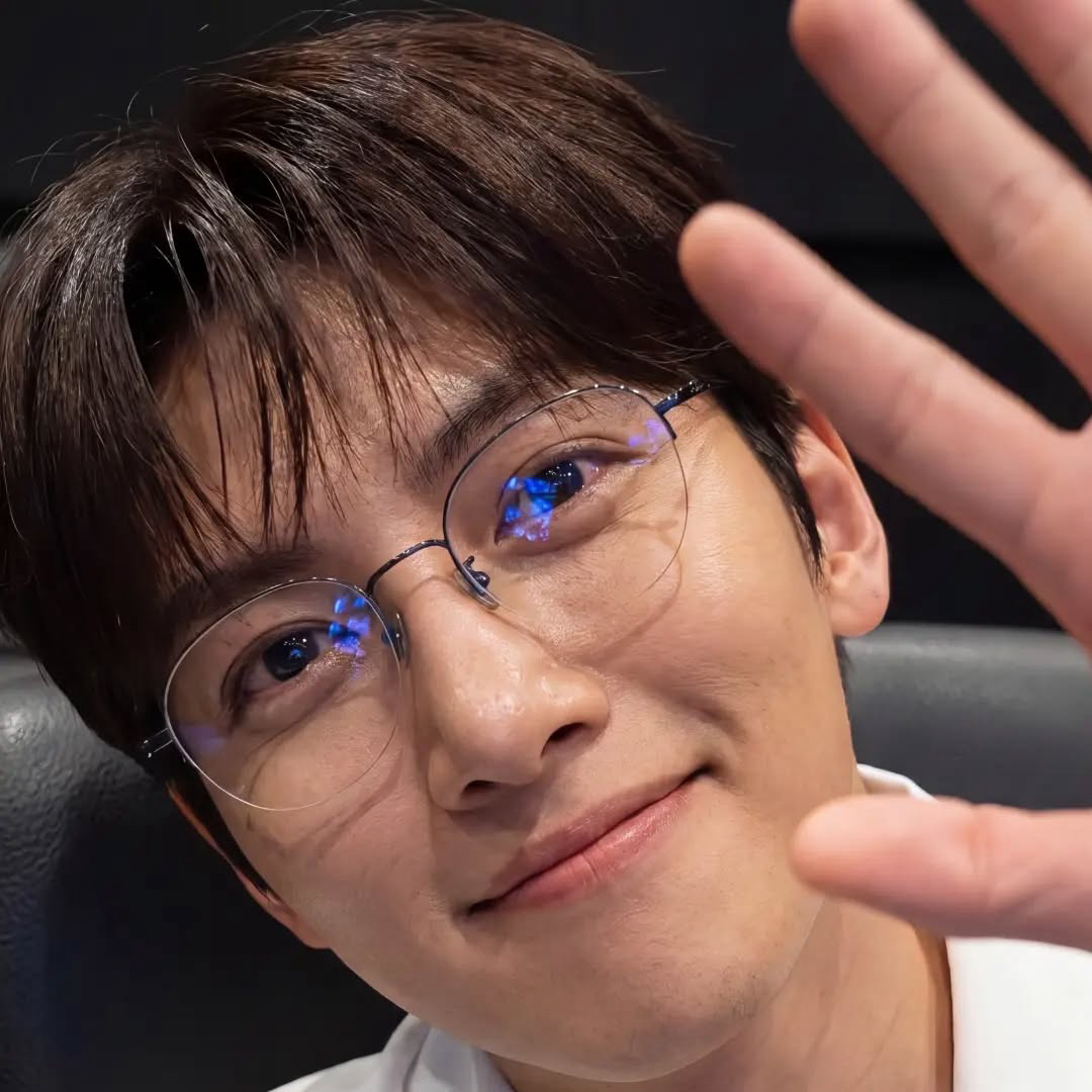 A moment captured by a fan of Ji Changwook