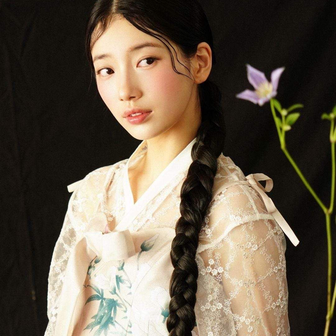 Latest photo of Bae Suzy